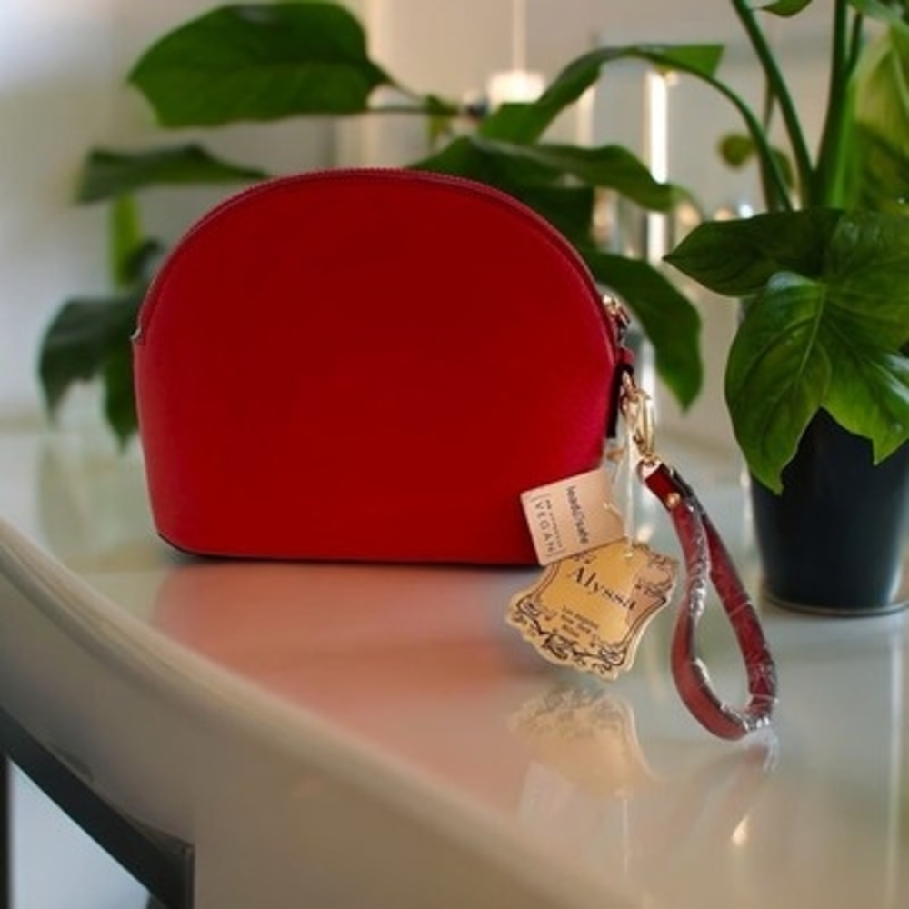 ALYSSA Red Vegan Leather Wrist Bag Small Women's Clutch Travel Handbag NWT - Picture 2 of 6